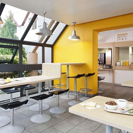 Hotelf1 Saverne 2*